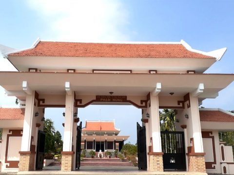 Đền thờ Phạm Hùng