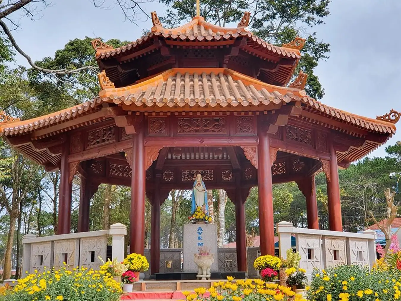 Đức Mẹ Măng Đen