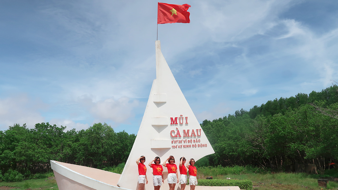Chinh phục Cột mốc tọa độ tận cùng bờ cõi lãnh thổ Việt Nam – Đất Mũi Cà Mau, tham quan cột mốc tọa độ Quốc gia, Mũi Cà Mau